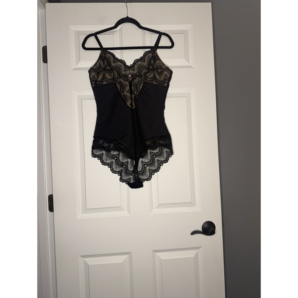 Pinsy Sculpting Lace Shapewear Bodysuit Intricate Details Xl Long NWOT